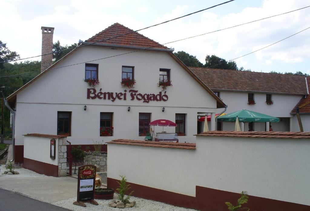 לינה וארוחת בוקר Erdőbénye Benyei Fogado Panzio Es Etterem מראה חיצוני תמונה